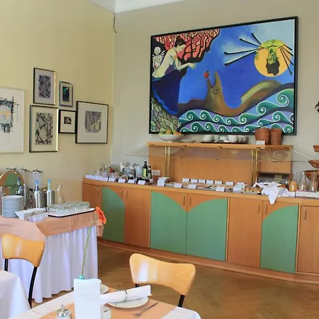Otel Hansablick 3*